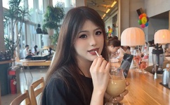 王璐瑶自夸奶大